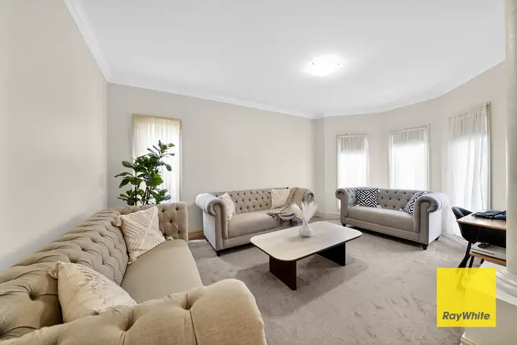 33 Studley Park Way