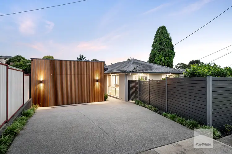 23 Ellesmere Crescent