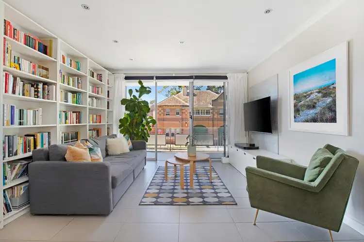 9 THE AVENUE