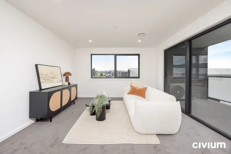 98/209 John Gorton Drive