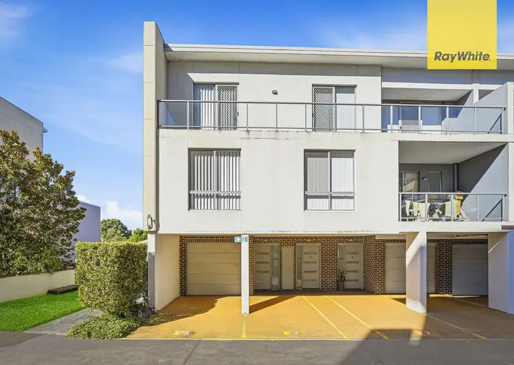 8F Myrtle Street