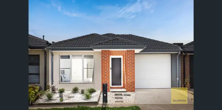 27 Namadgi Crescent