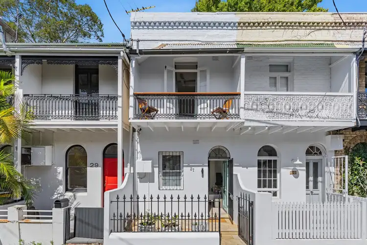 27 Dudley Street