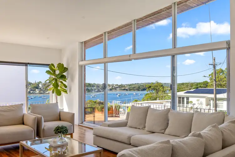 21 Coolangatta Avenue