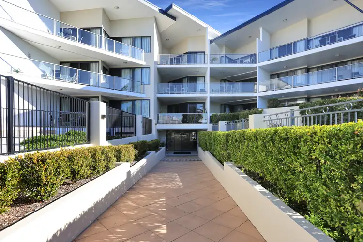21-23 Marine Drive