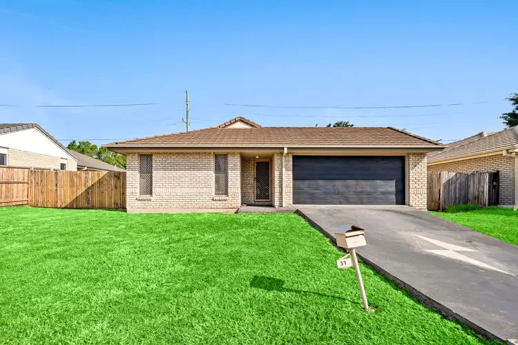 33 Maller Crescent