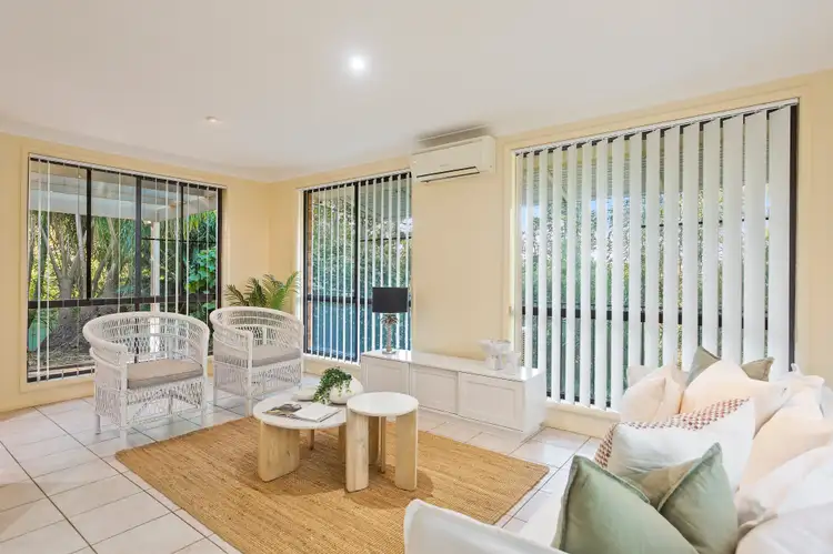 37 Plumwood Cres
