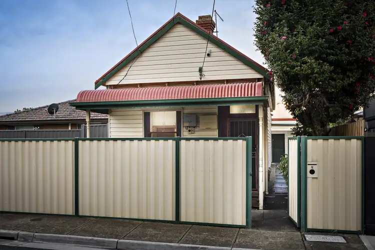 8 Cash Street