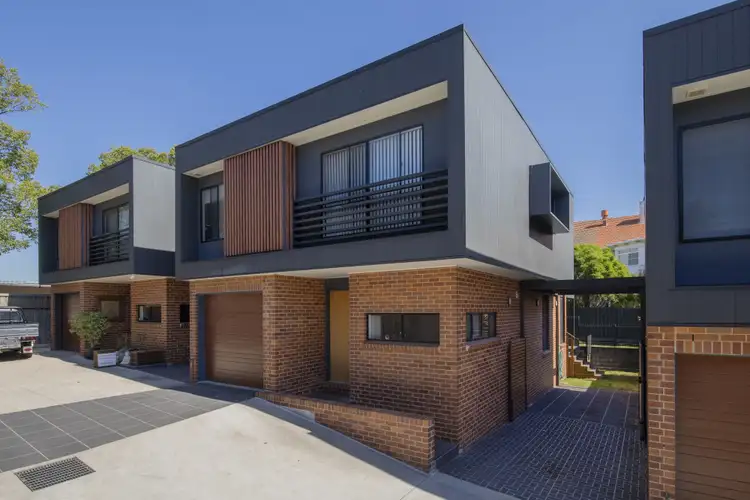 8/103 Crebert Street