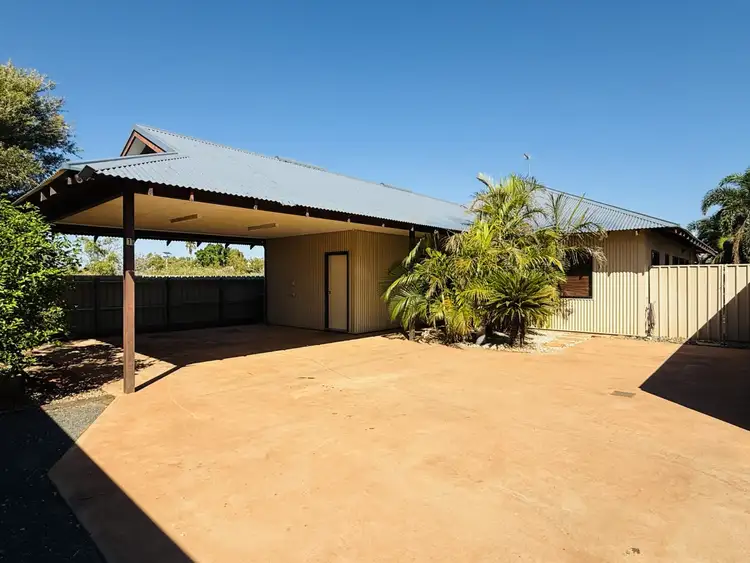 1B Trevally Court