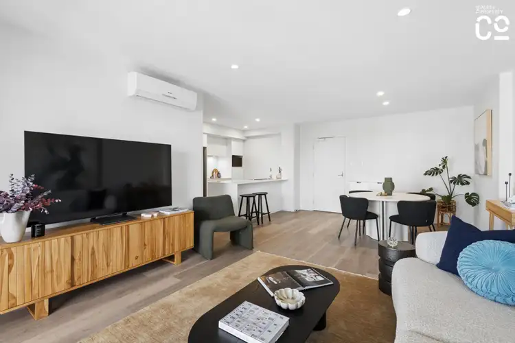 5 Rowe Avenue