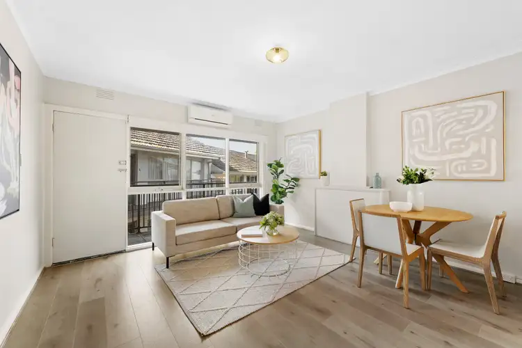 1761 Dandenong Road