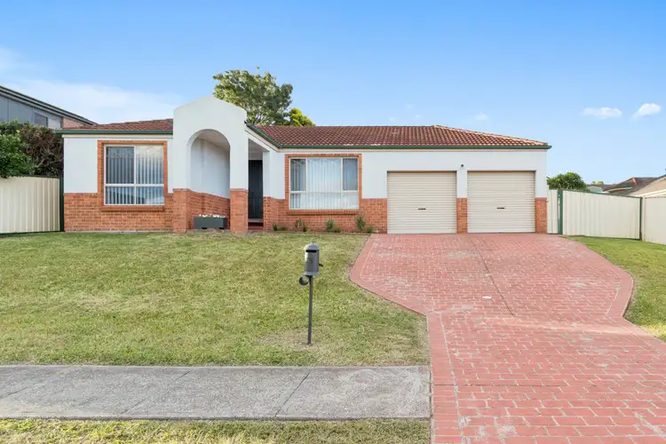 25 Glengarry Way