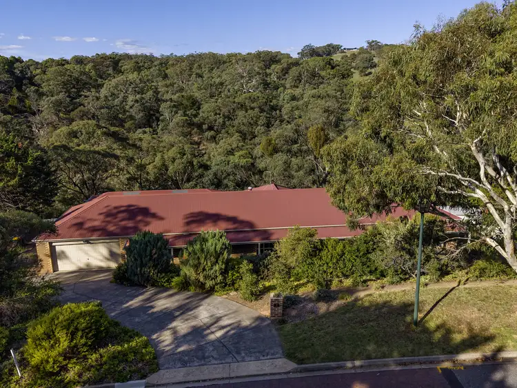 3 Hillside Court