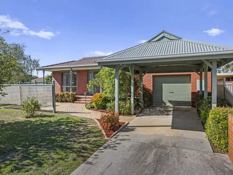1 Ascot Court