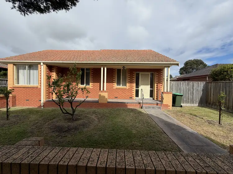 10 Monash Street