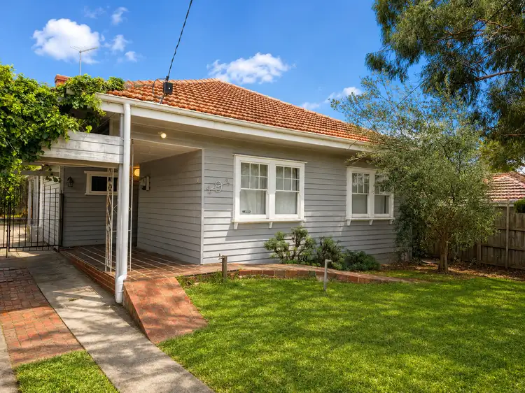 9 Golf Links Avenue