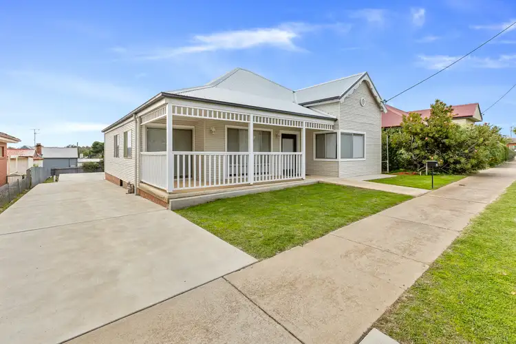40 Loughnan Street