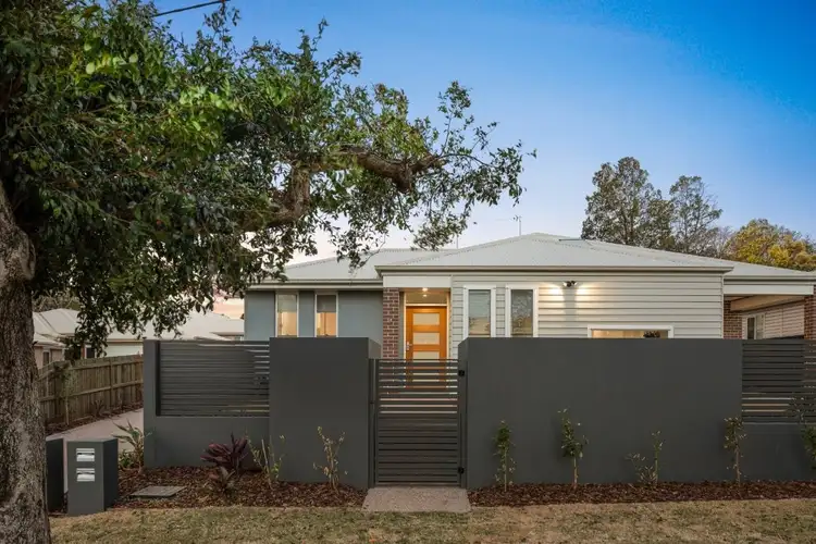16 Haig Street