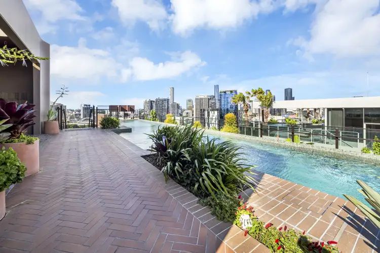 25 Mollison Street