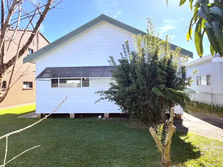 69 Beach Road