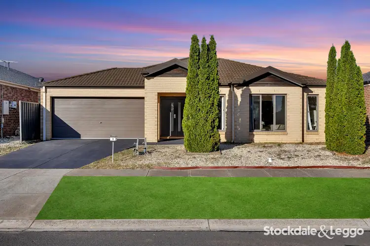 12 Drover Avenue