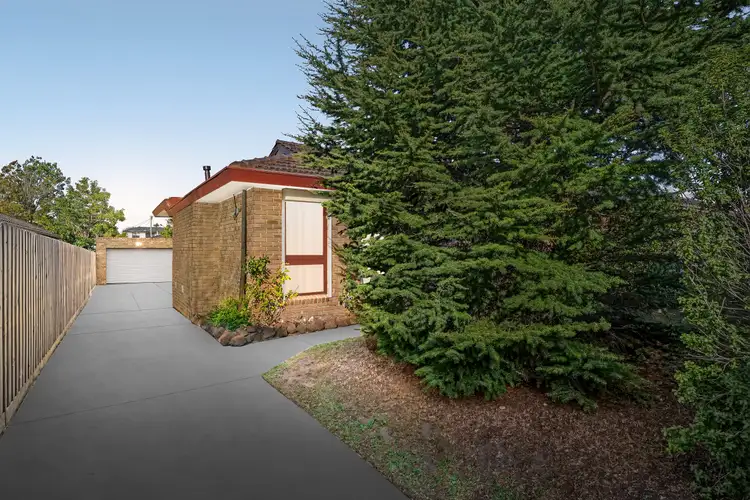 19 Sherwood Crescent