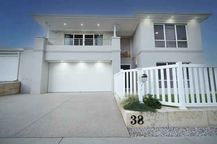 38 Aquamarine Street