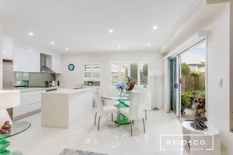 15 Landsborough Avenue