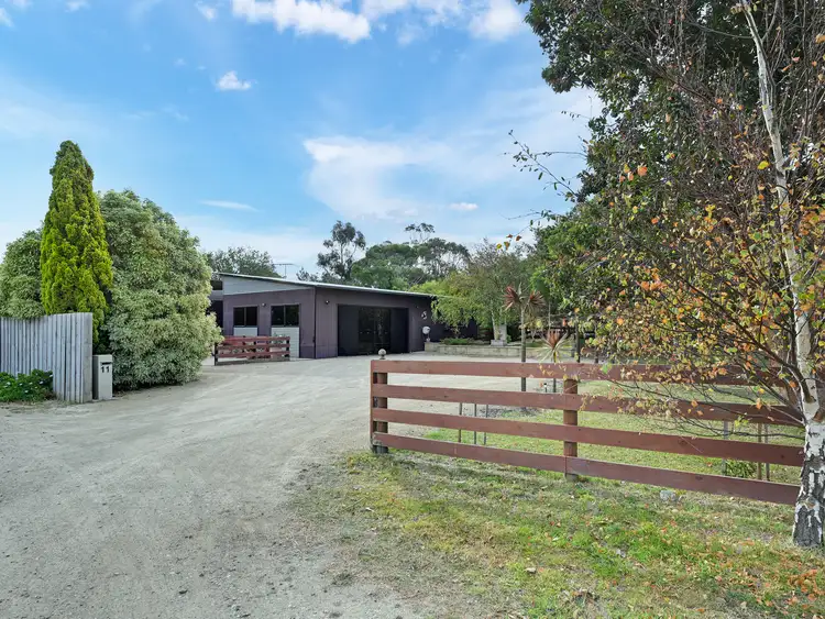 11 Gate Five Road