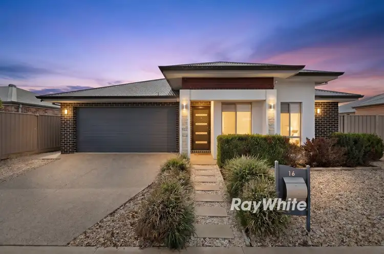 16 Central Park Drive