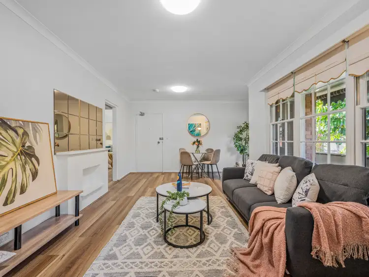 12 Julia Street