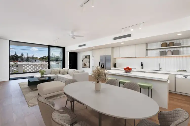 3/8 McCabe Street