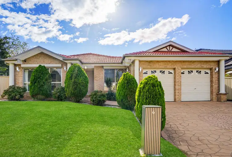 6 Ormiston Avenue