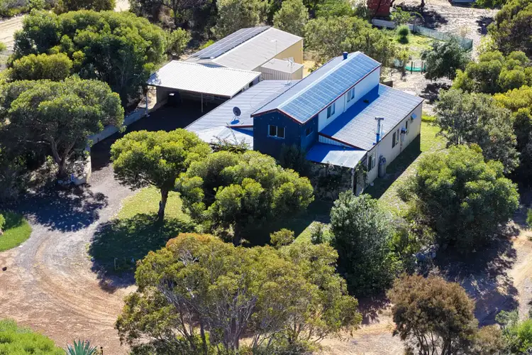 26 Redheart Court
