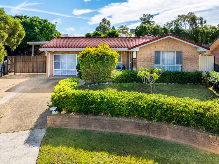 33 Cedar Close
