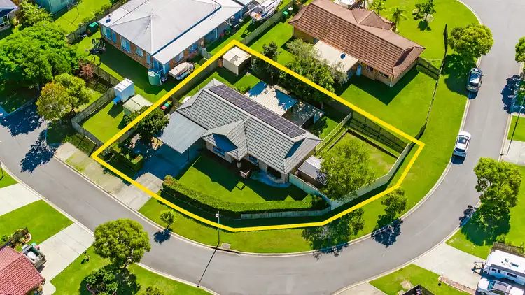 6 Burrum Avenue