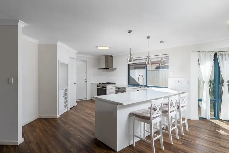 5 Woodside Way