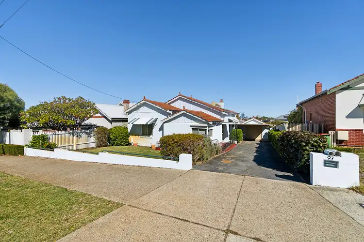 97 Grand Promenade