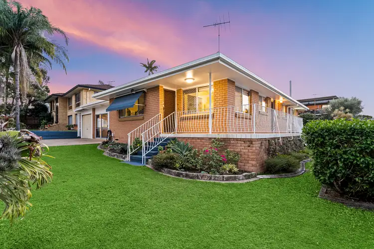 121 Greenmeadow Road