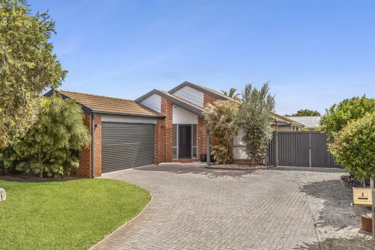 8 Kantara Crescent