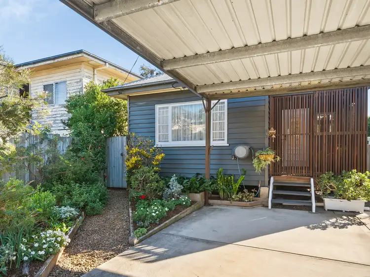 6 Dunbar Street
