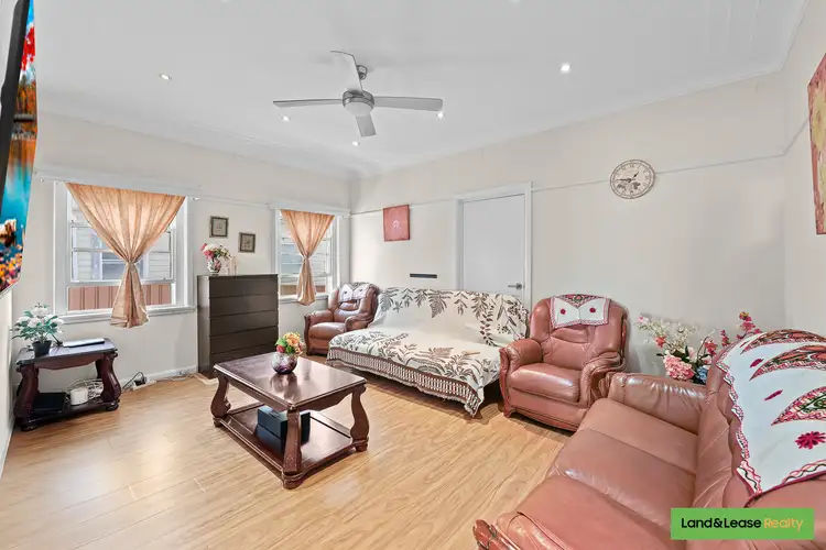 19 Moorefields Road