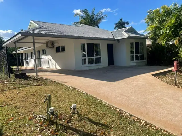 160 Woodlake Bvd