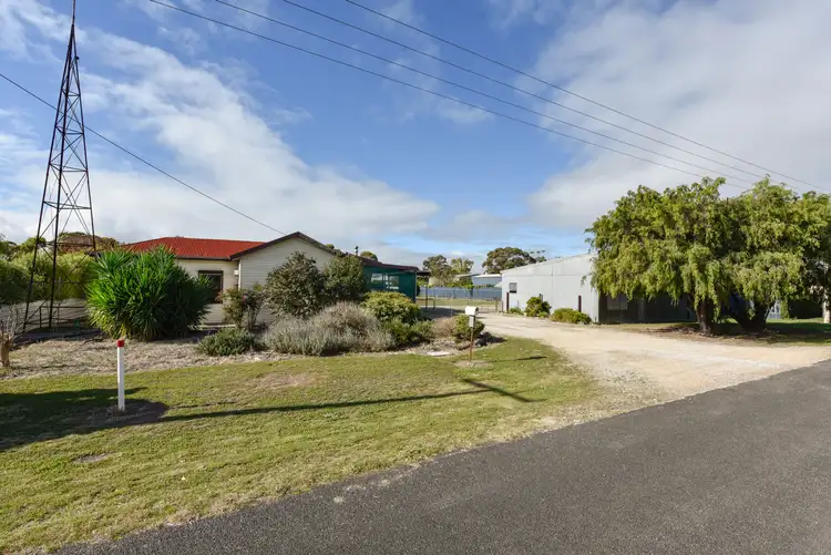11-13 McIntyre Street