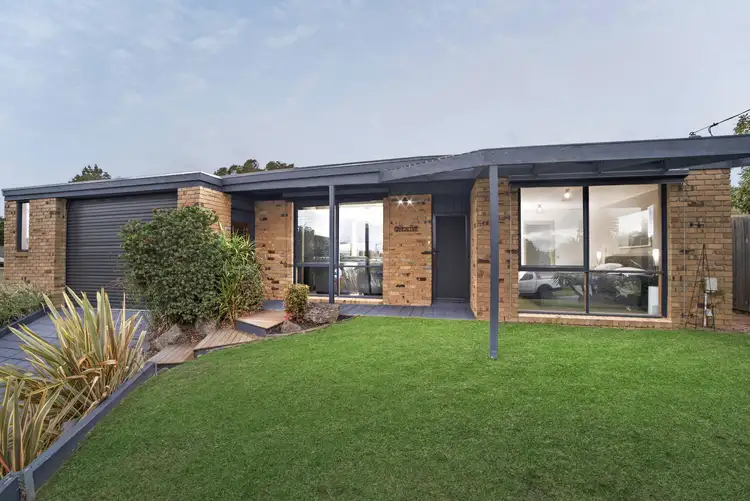 6 Bolton Court
