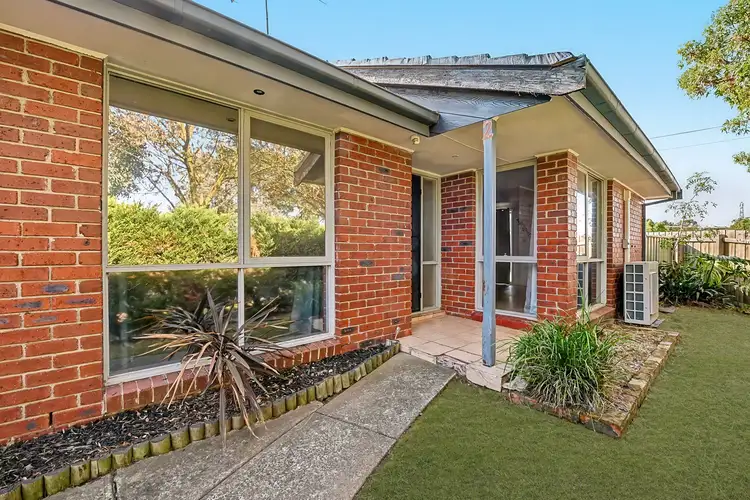 2 Lewisham Close