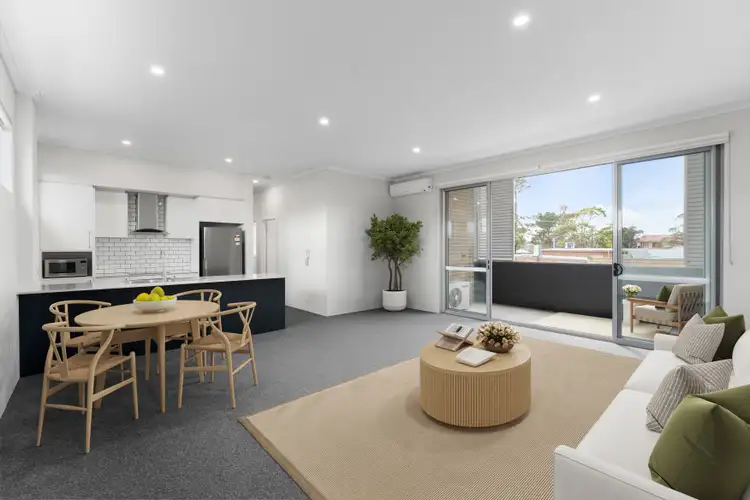 4/12 Walker Street