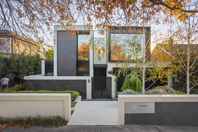 33 Munro Street