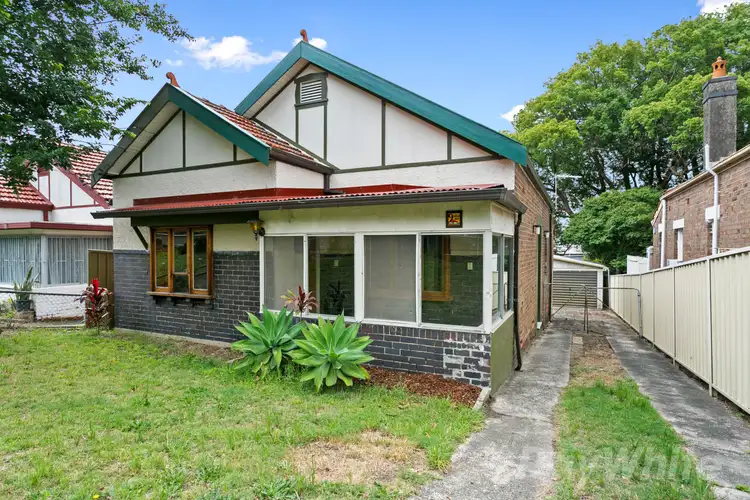9 Wells Ave